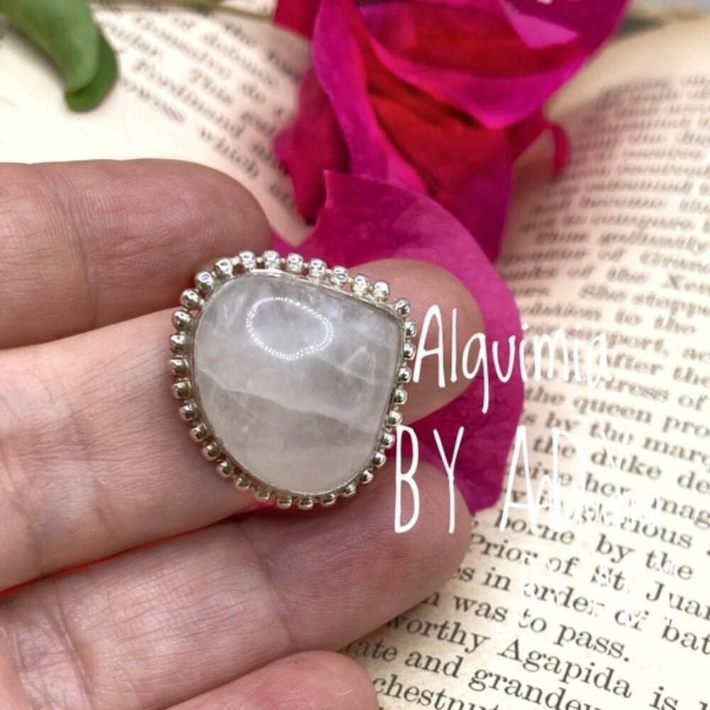 Silver and pink quartz Ring